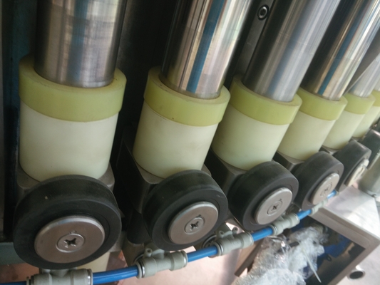 Het Gebottelde Water die van de hoge snelheidsbrouwerij Productielijn en het Afdekken Machine vullen