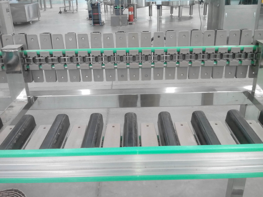 6000 BPH Geautomatiseerde de Was van het Drank Bottelende Materiaal het Vullen het Afdekken Machine