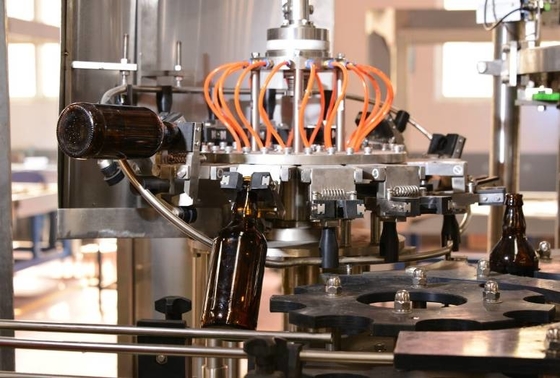 3 in 1 Sus304-Machine van het Glasflessenvullen voor Ambachtbrouwerij Sprankelende Drank