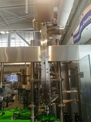 500 BPH Monoblock het Flessenspoelen van het Vullende Machineglas Het Vullende Afdekken
