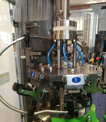 500 BPH Monoblock het Flessenspoelen van het Vullende Machineglas Het Vullende Afdekken
