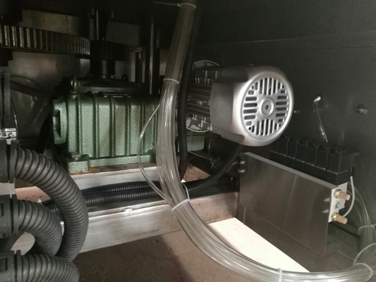 500 BPH Monoblock het Flessenspoelen van het Vullende Machineglas Het Vullende Afdekken