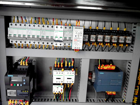 500 BPH Monoblock het Flessenspoelen van het Vullende Machineglas Het Vullende Afdekken