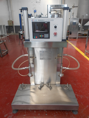 Van de het Vaatjewasmachine en Vuller van het roestvrij staalbier Vullende het Materiaal Handverrichting van het Biervaatje