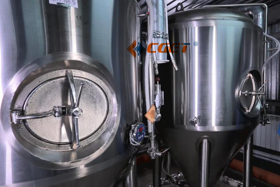 De Ambacht van SUS 304 Het Brouwende Systeem van het Bierbrouwenmateriaal 2000L met ISO-Gediplomeerd Ce